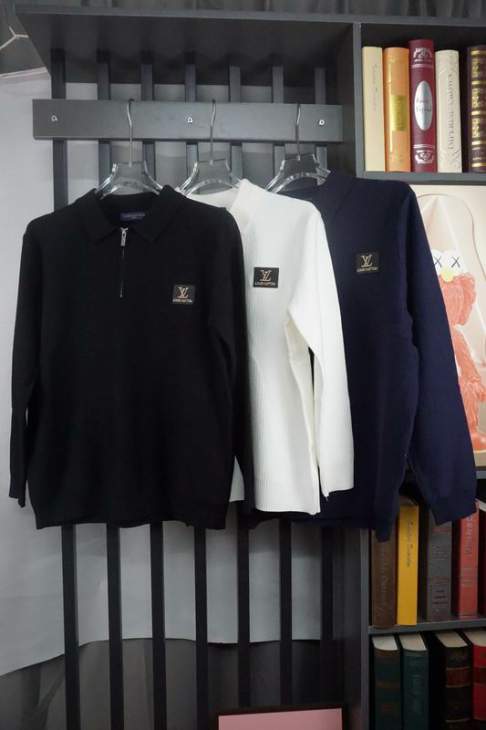 Picture of Louis Vuitton Sweaters _SKULVXS-XLattr1647350
